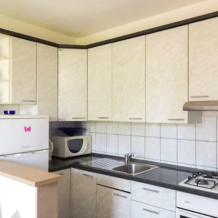 Апартаменты Apartman Mila Макарска