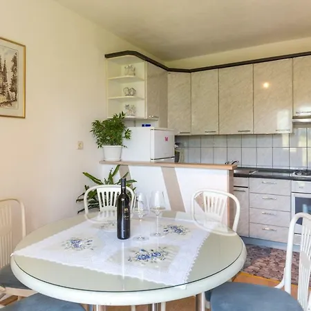 Апартаменты Apartman Mila Макарска